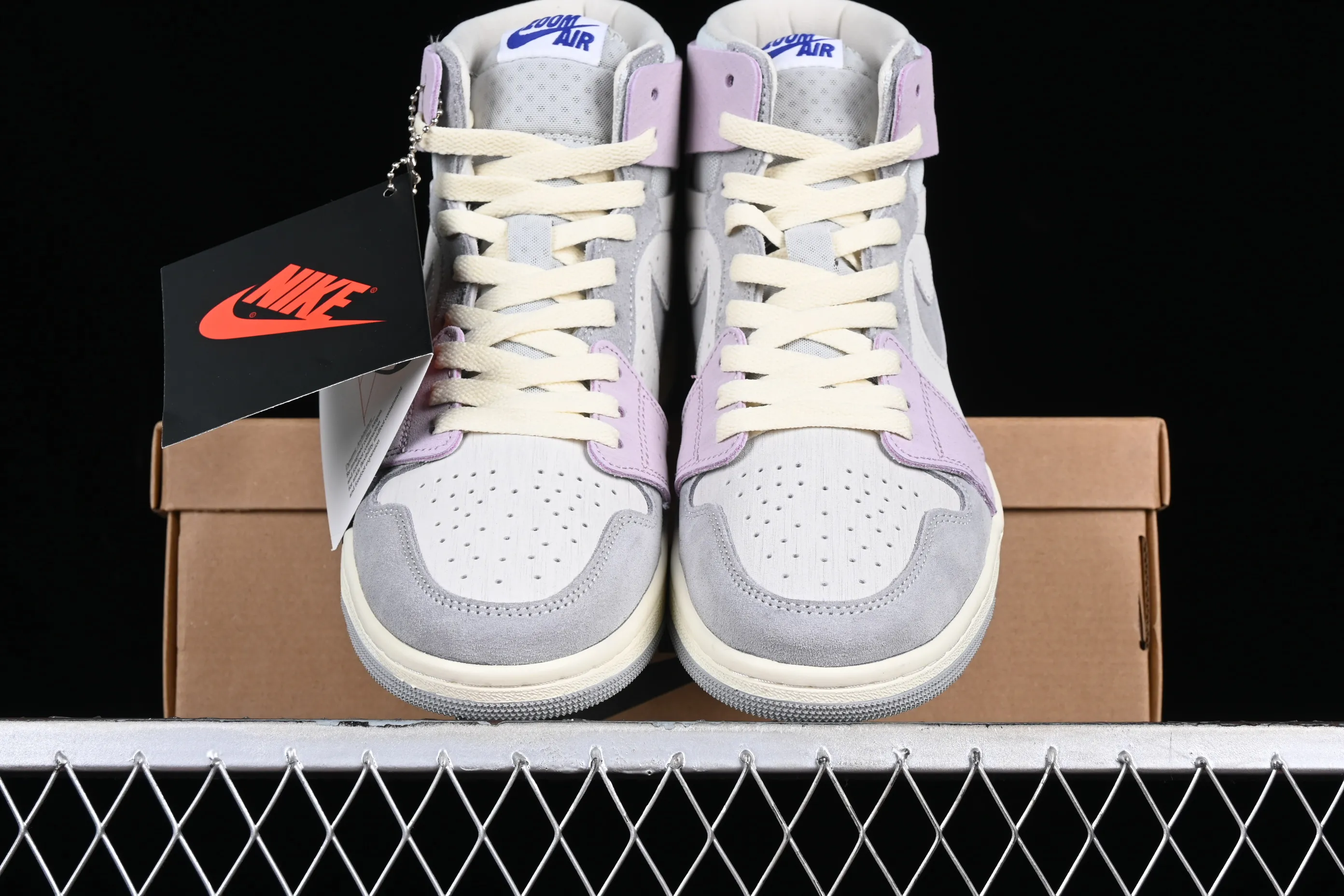 All categories Air Jordan Jordan series basketball shoes Air Jordan 1 High Air Jordan 1 Zoom CMFT AJ1 Joe 1 gray and purple color matching DV1305-005